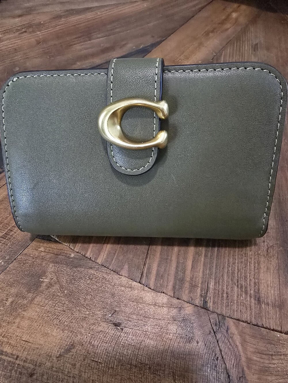Coach Tabby Olive Green Leather Wallet with Gold 'C' Accent